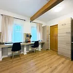 Haeuser Mit Geschlossenem Hof * Troisdorf