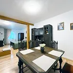 Haeuser Mit Geschlossenem Hof Apartamento