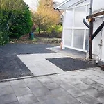 Haeuser Mit Geschlossenem Hof *