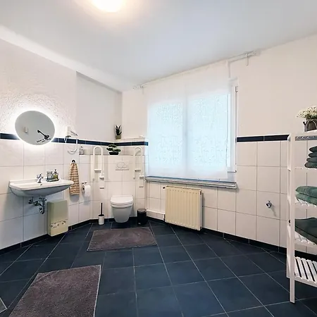 Haeuser Mit Geschlossenem Hof *