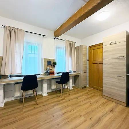 Haeuser Mit Geschlossenem Hof * Troisdorf