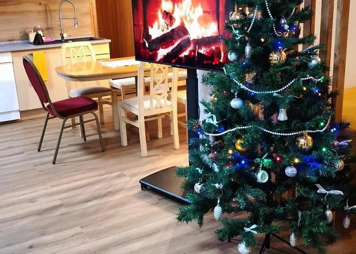 Haeuser Mit Geschlossenem Hof * Τρόισντορφ