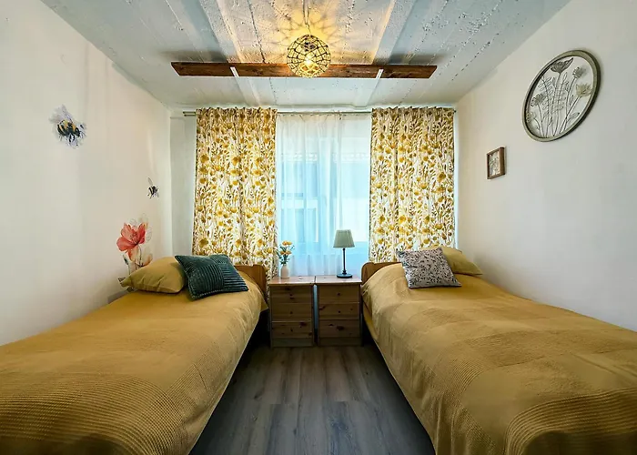 Haeuser Mit Geschlossenem Hof Διαμέρισμα *