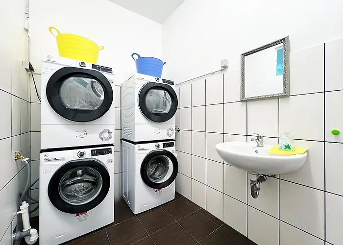 Haeuser Mit Geschlossenem Hof Τρόισντορφ