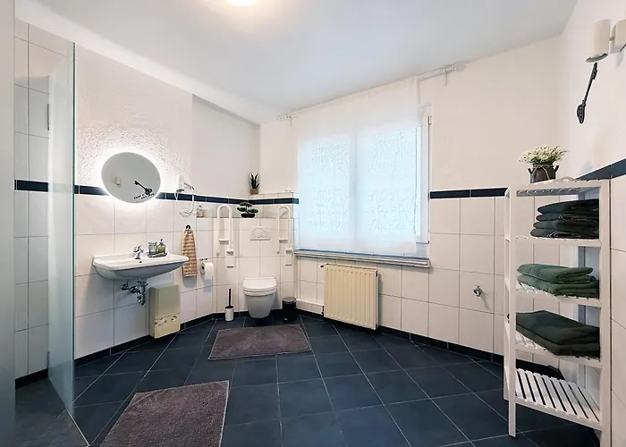 Haeuser Mit Geschlossenem Hof *