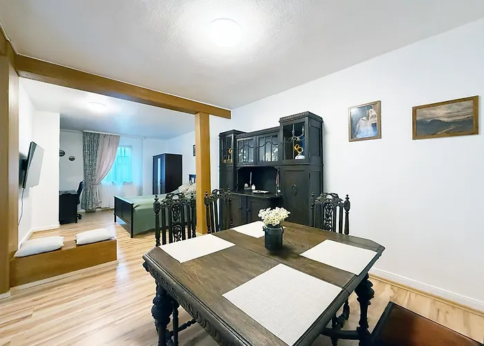 Haeuser Mit Geschlossenem Hof Διαμέρισμα