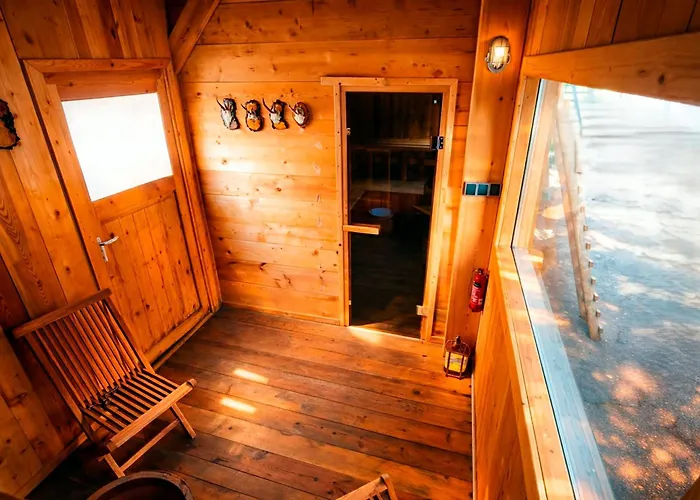 Haeuser Mit Geschlossenem Hof